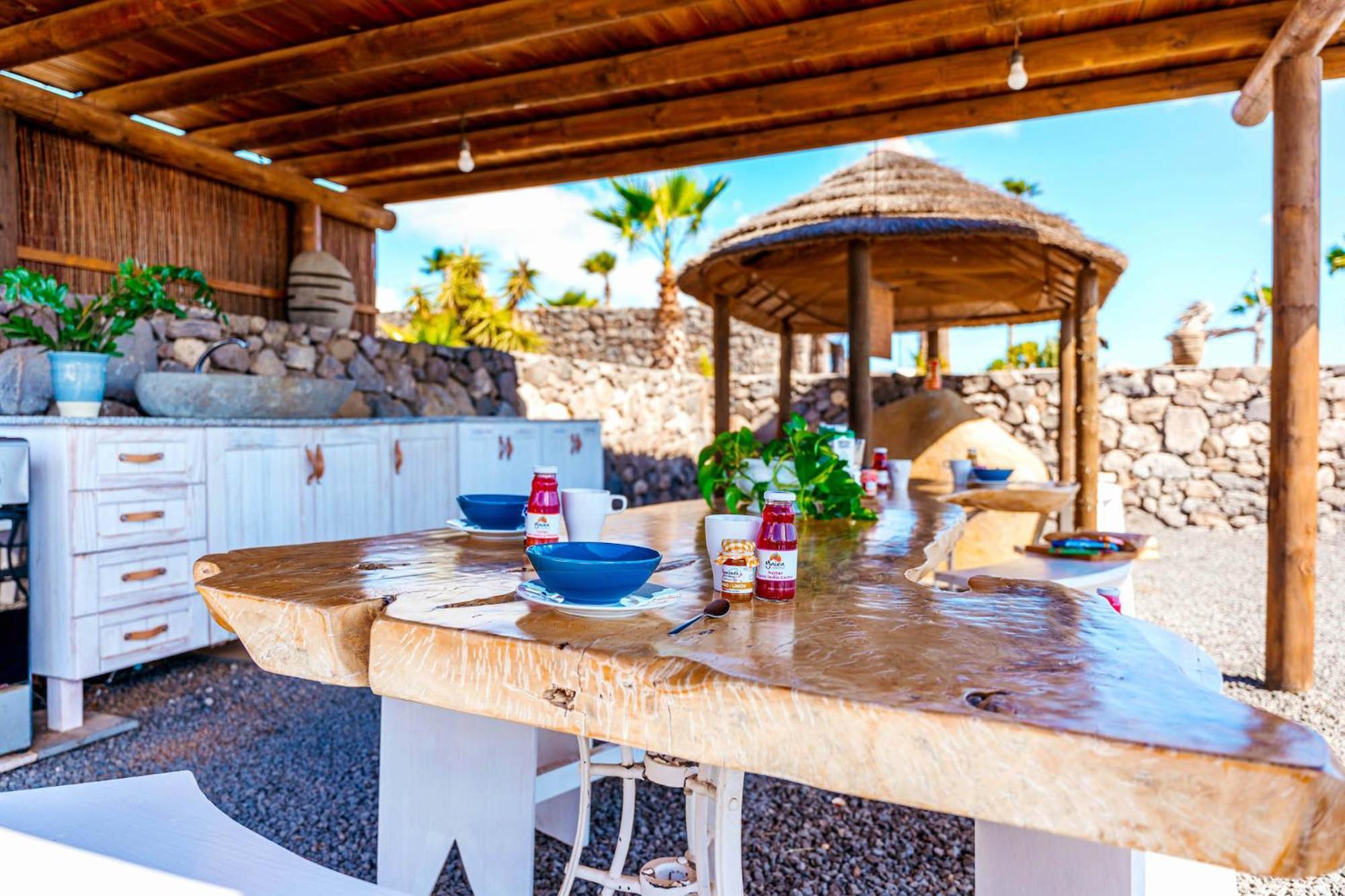 Finca De Arrieta Village - Yurts And Stone Cottages - Shared Pool - Walking Distance To Arrieta Beach - Off Grid Tabayesco Exterior photo