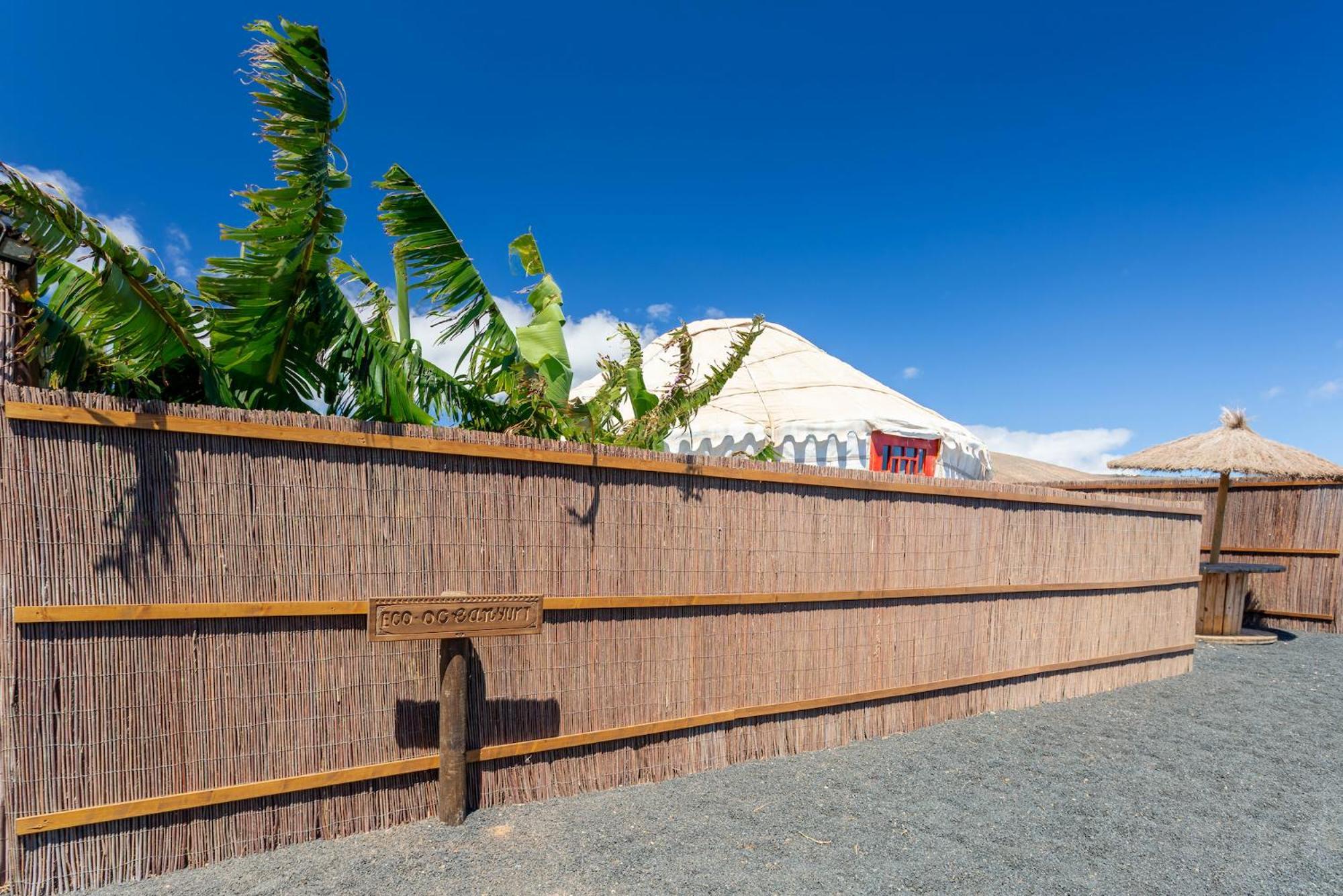 Finca De Arrieta Village - Yurts And Stone Cottages - Shared Pool - Walking Distance To Arrieta Beach - Off Grid Tabayesco Exterior photo