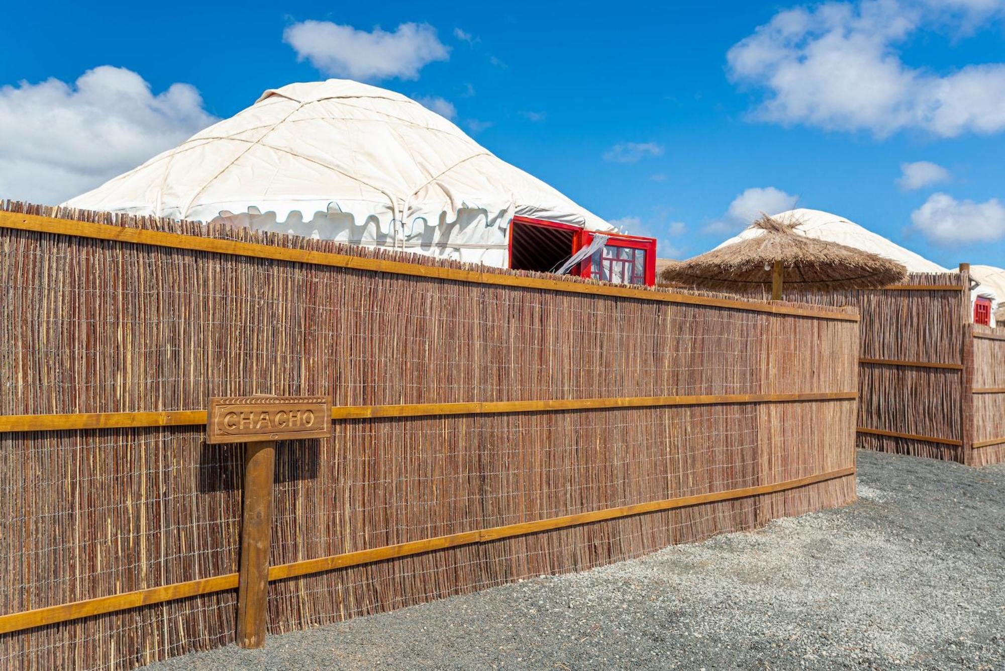 Finca De Arrieta Village - Yurts And Stone Cottages - Shared Pool - Walking Distance To Arrieta Beach - Off Grid Tabayesco Exterior photo