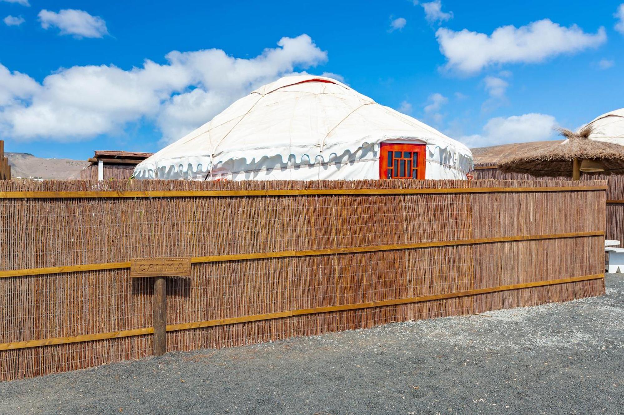 Finca De Arrieta Village - Yurts And Stone Cottages - Shared Pool - Walking Distance To Arrieta Beach - Off Grid Tabayesco Exterior photo