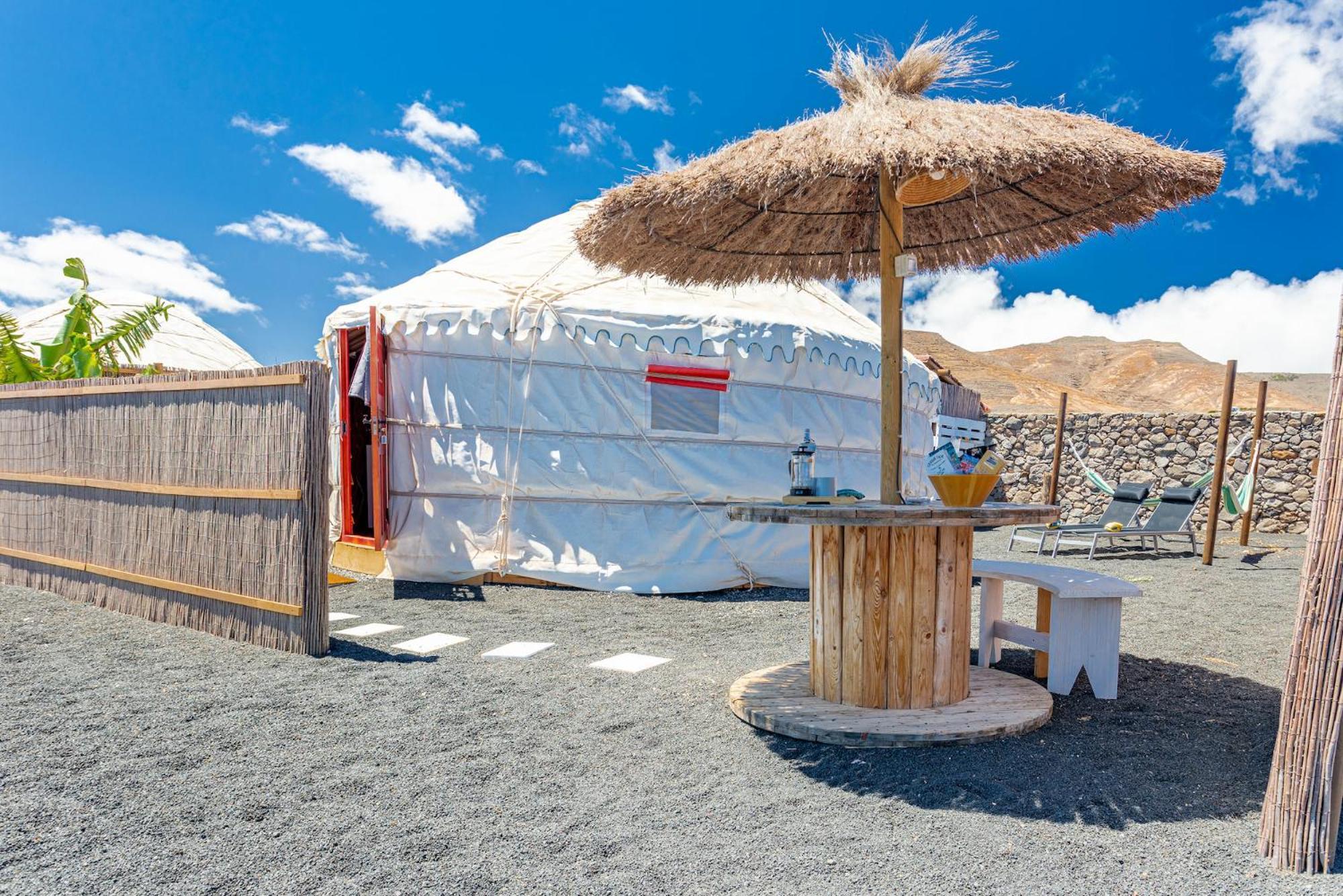 Finca De Arrieta Village - Yurts And Stone Cottages - Shared Pool - Walking Distance To Arrieta Beach - Eco Friendly Tabayesco Exterior photo