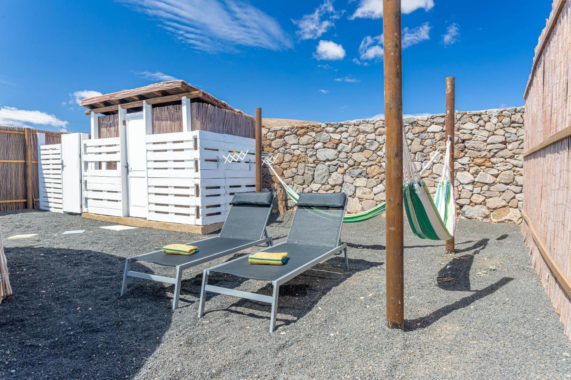 Finca De Arrieta Village - Yurts And Stone Cottages - Shared Pool - Walking Distance To Arrieta Beach - Eco Friendly Tabayesco Exterior photo