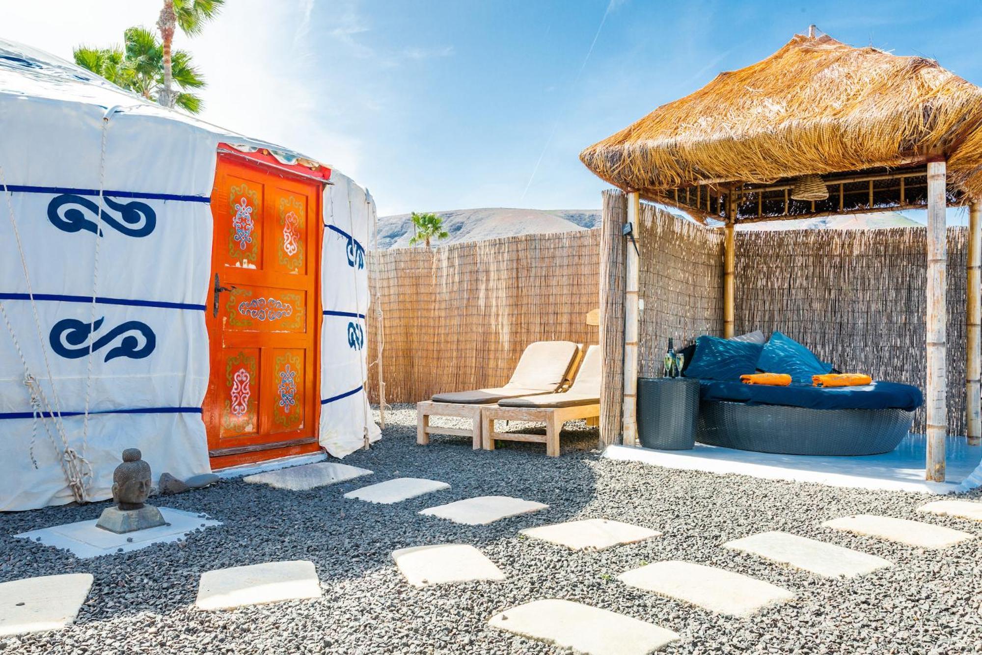 Finca De Arrieta Village - Yurts And Stone Cottages - Shared Pool - Walking Distance To Arrieta Beach - Eco Friendly Tabayesco Exterior photo