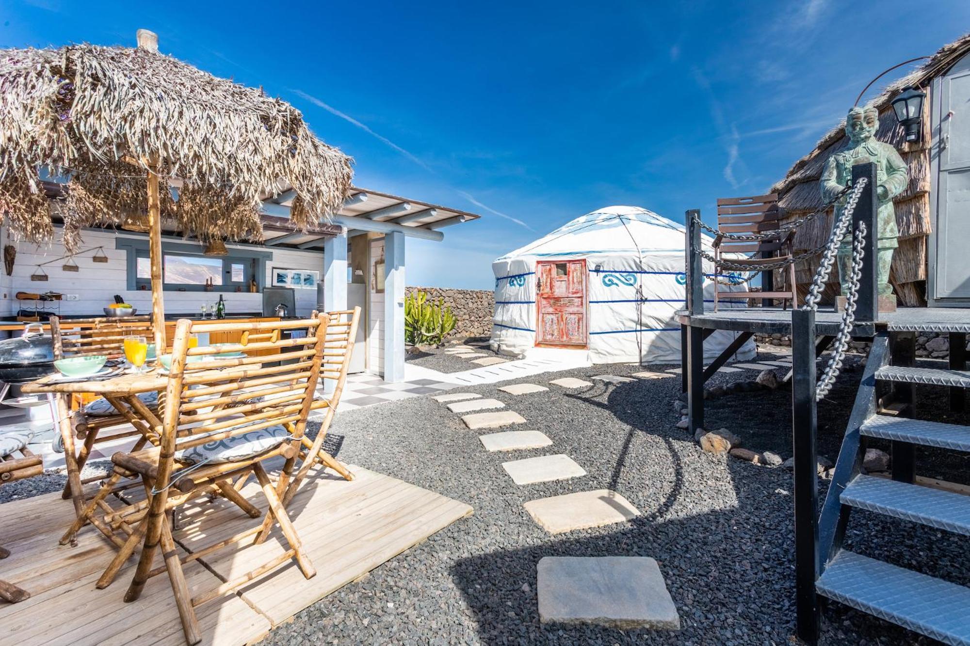 Finca De Arrieta Village - Yurts And Stone Cottages - Shared Pool - Walking Distance To Arrieta Beach - Off Grid Tabayesco Exterior photo