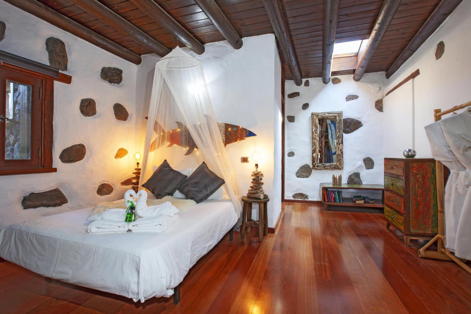 Finca De Arrieta Village - Yurts And Stone Cottages - Shared Pool - Walking Distance To Arrieta Beach - Off Grid Tabayesco Room photo
